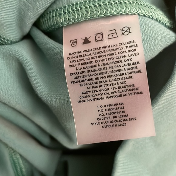 Aritzia green biker shorts - Picture 3 of 3